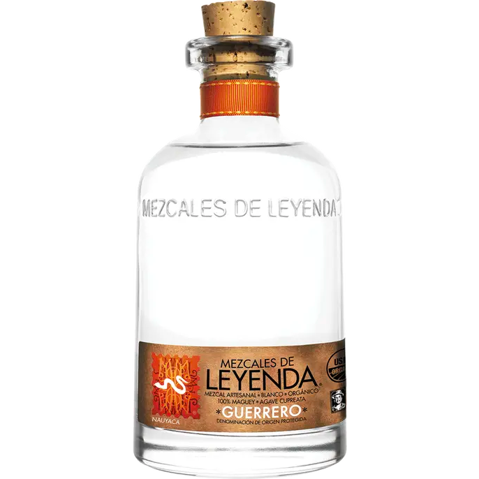 mayalen-guerrero-joven-mezcal-artesanal-100-agave-cupreata